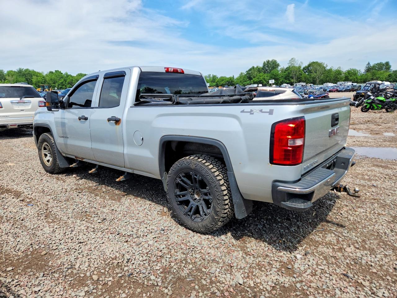 2015 GMC Sierra K1500 - Image 2