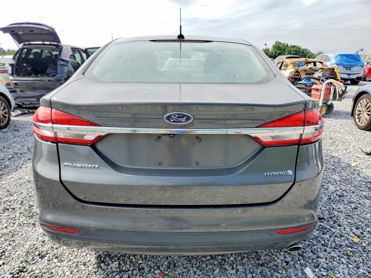 2017 Ford Fusion S Hybrid - Фото 6
