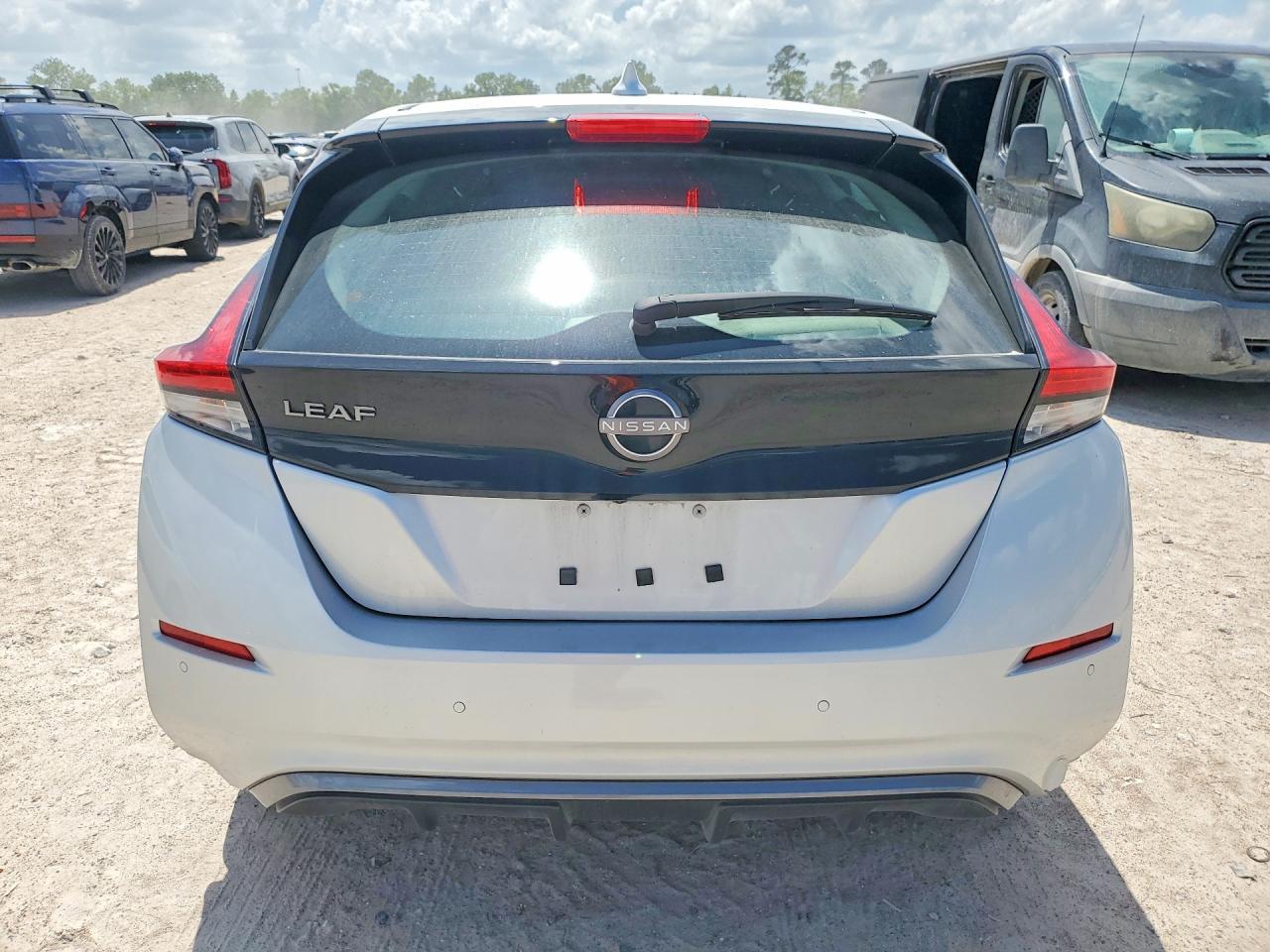 2025 Nissan Leaf S - Фото 6