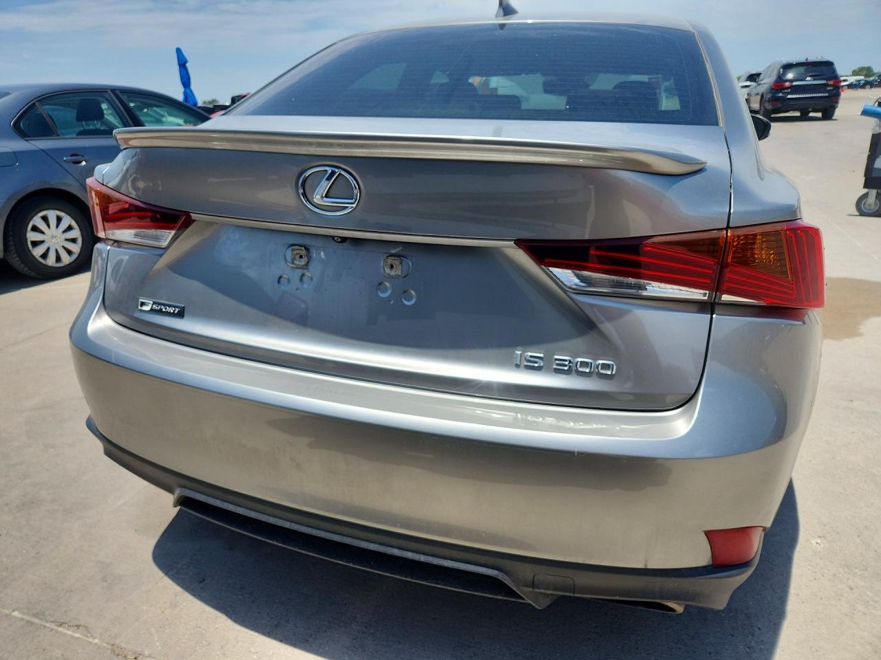 2018 Lexus Is 300 - Image 6