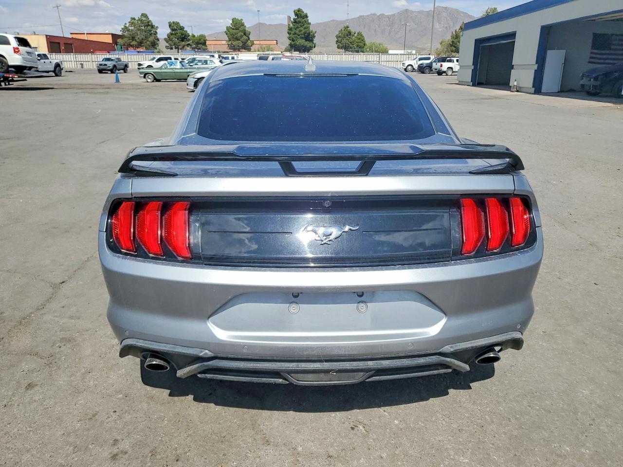 2022 Ford Mustang - Фото 6