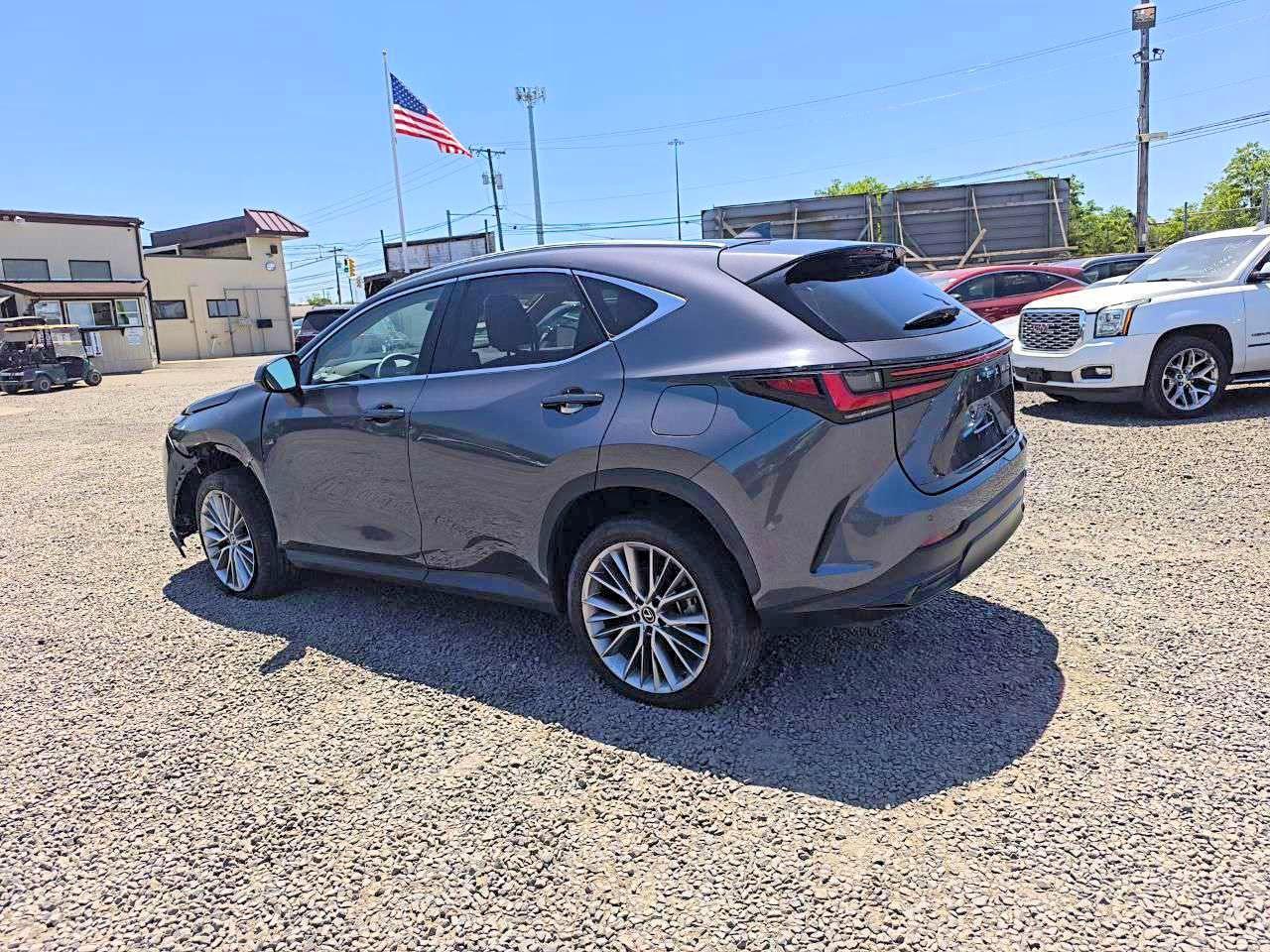2024 Lexus Nx 350 Luxury - Image 2
