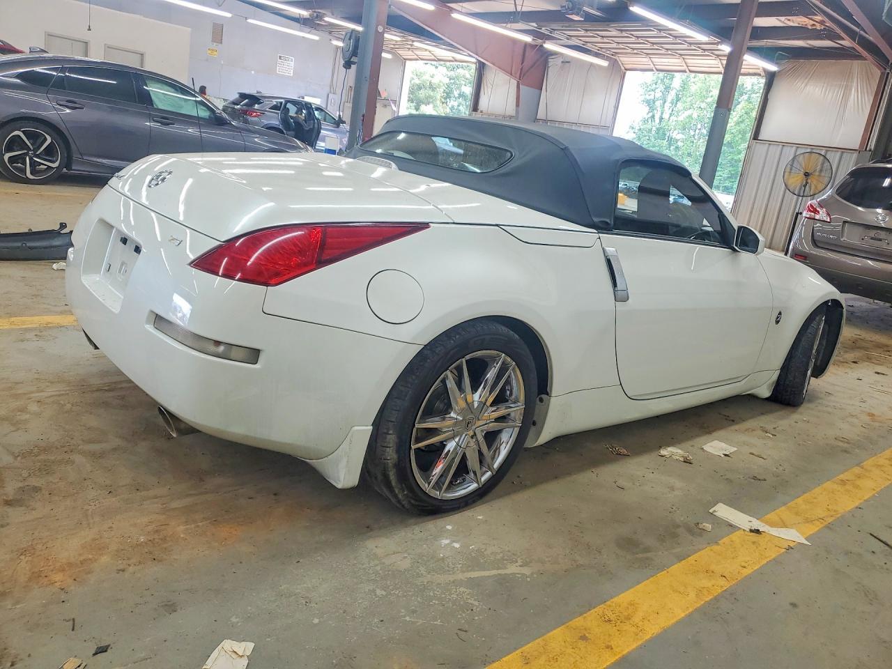 2004 Nissan 350Z - Image 3