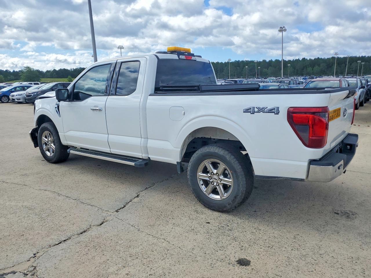2024 Ford F150 Xlt - Фото 2