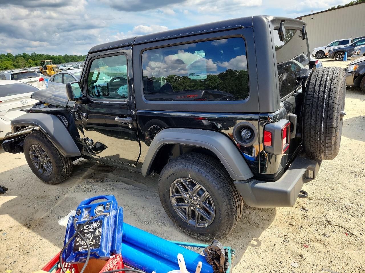 2026 Jeep Wrangler Sport - Фото 2