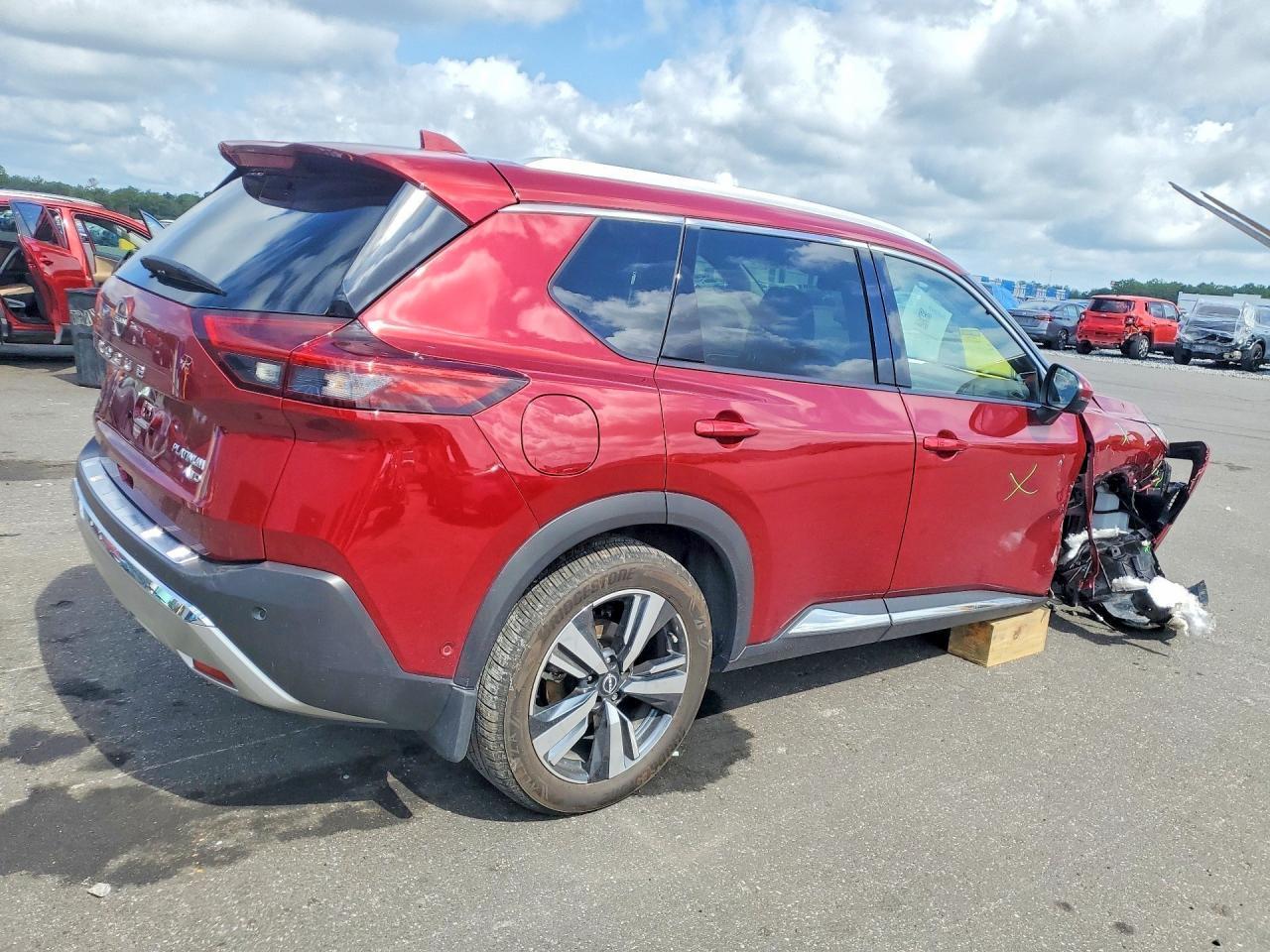 2023 Nissan Rogue Platinum - Фото 3