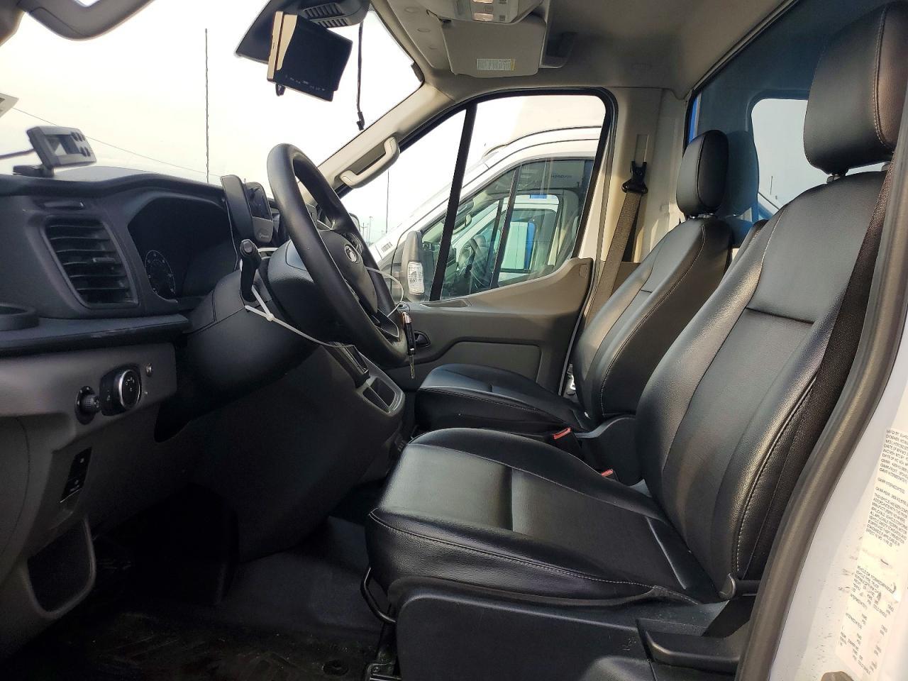2023 Ford Transit Delivery Truck - Фото 7