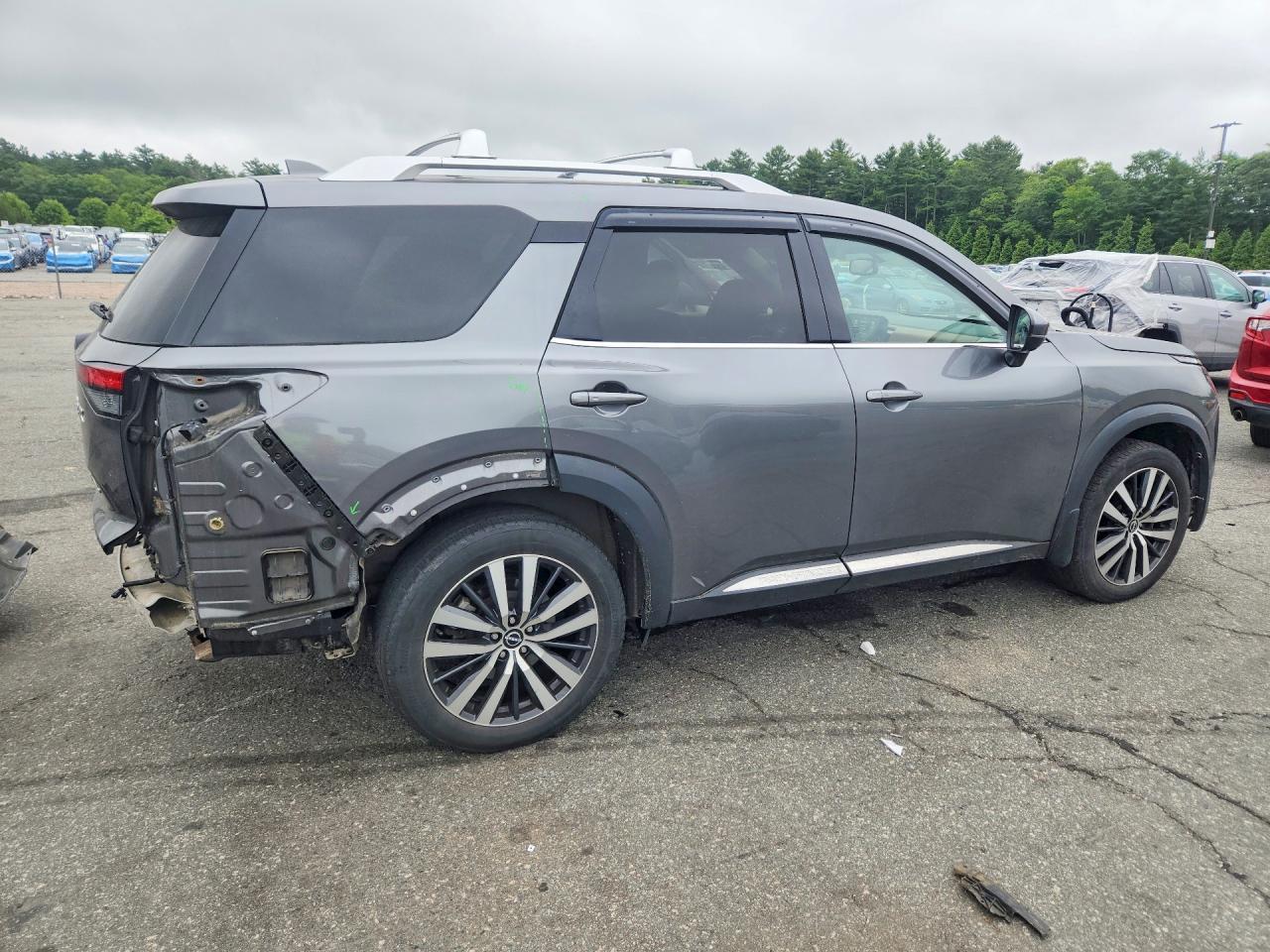 2022 Nissan Pathfinder Platinum - Фото 3