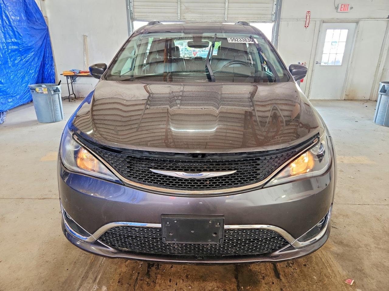 2018 Chrysler Pacifica Touring L - Фото 5