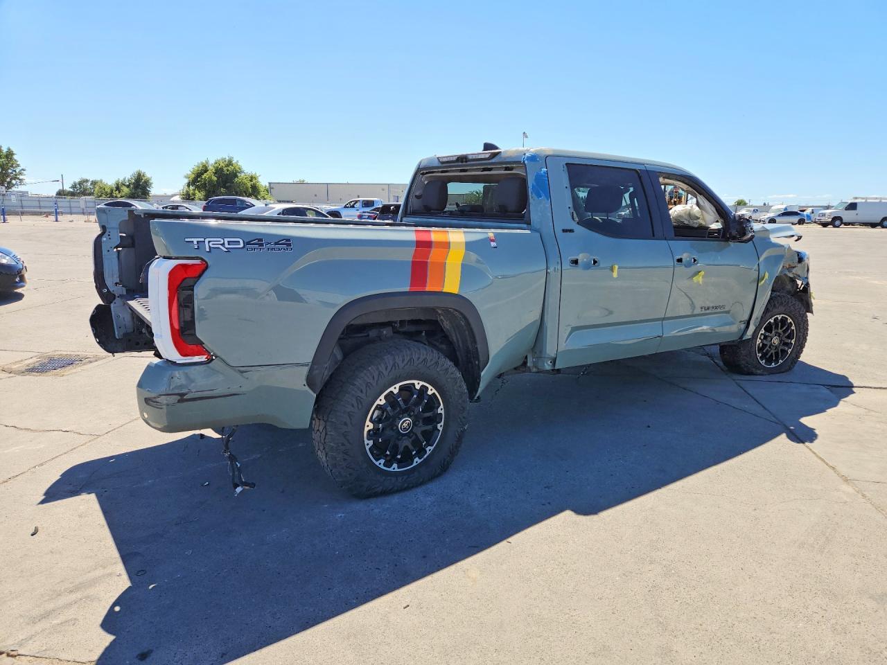 2022 Toyota Tundra Crewmax Sr5 - Фото 3