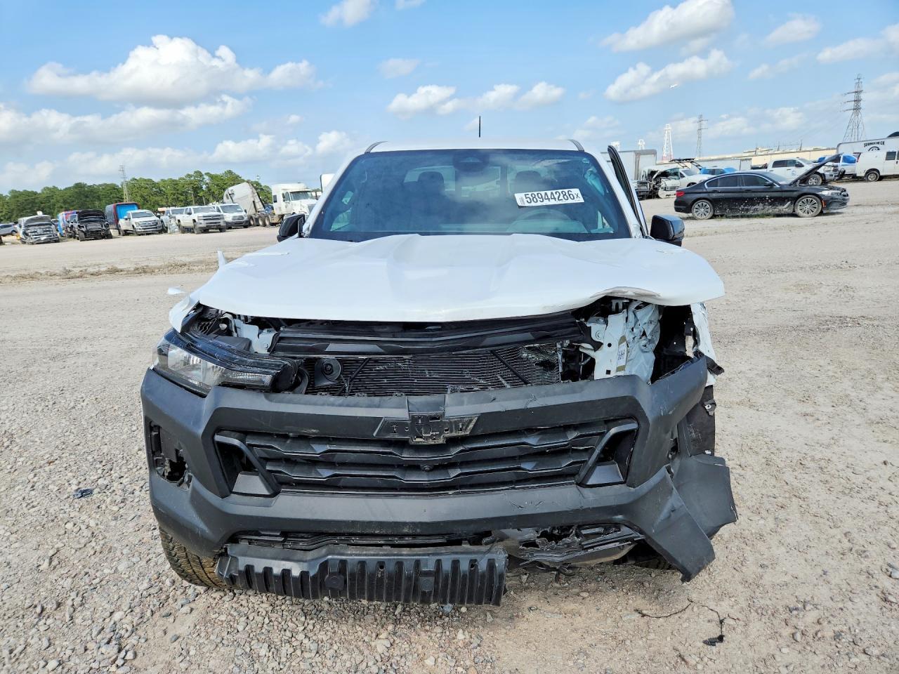 2024 Chevrolet Colorado Trail Boss - Фото 5