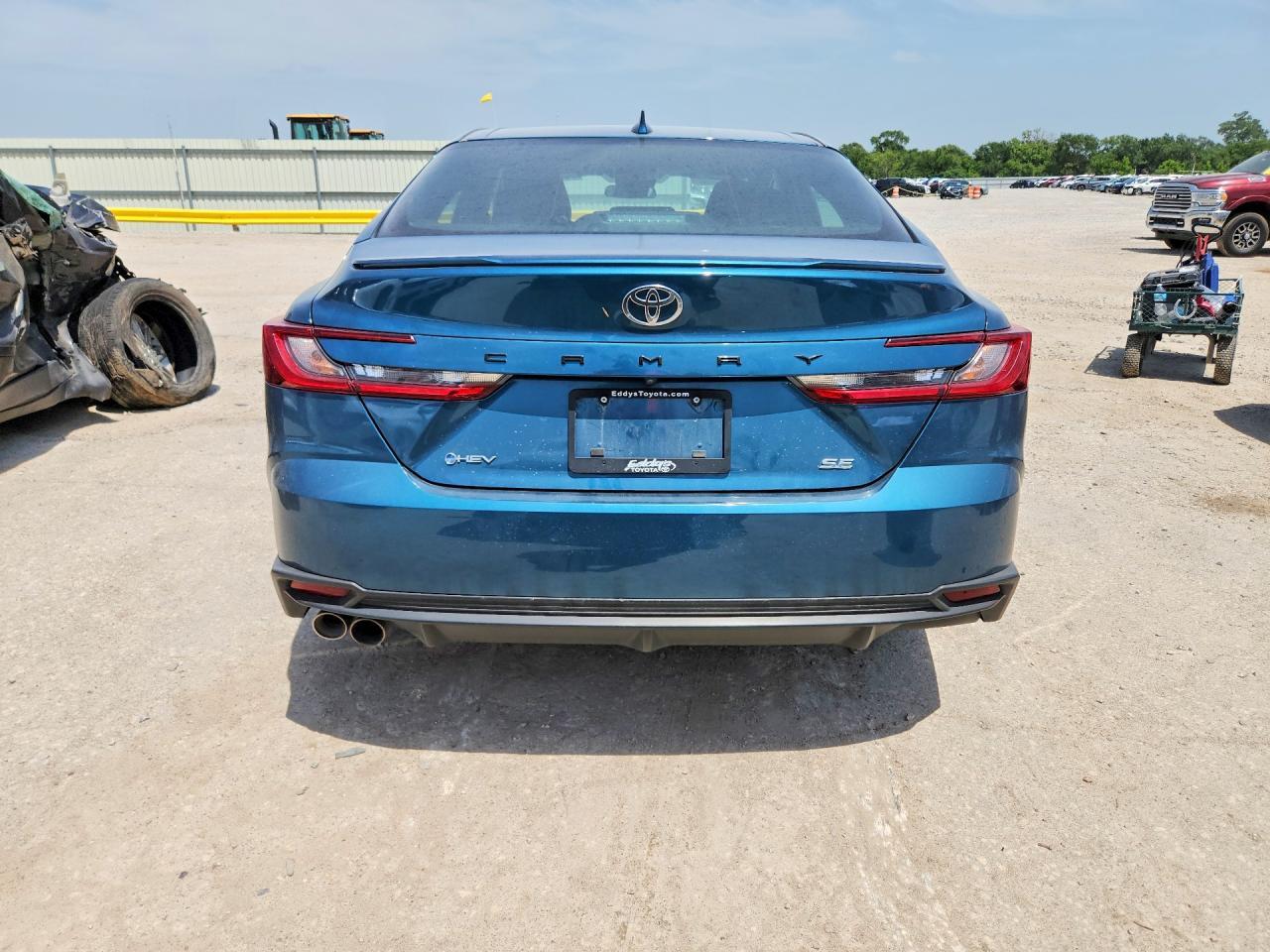 2025 Toyota Camry Se - Фото 6