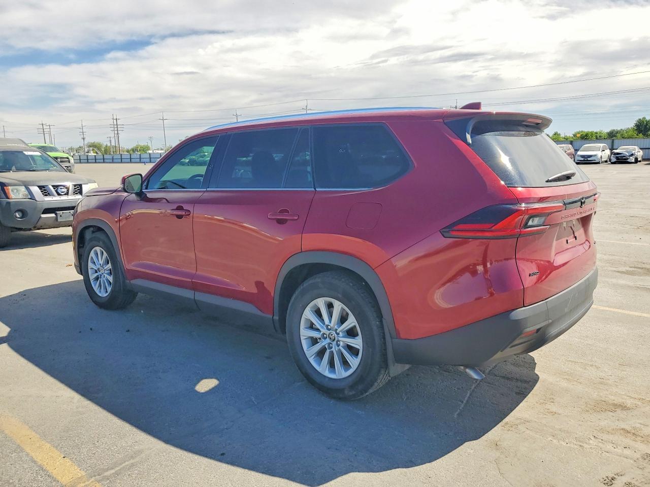 2025 Toyota Grand Highlander Xle - Image 2