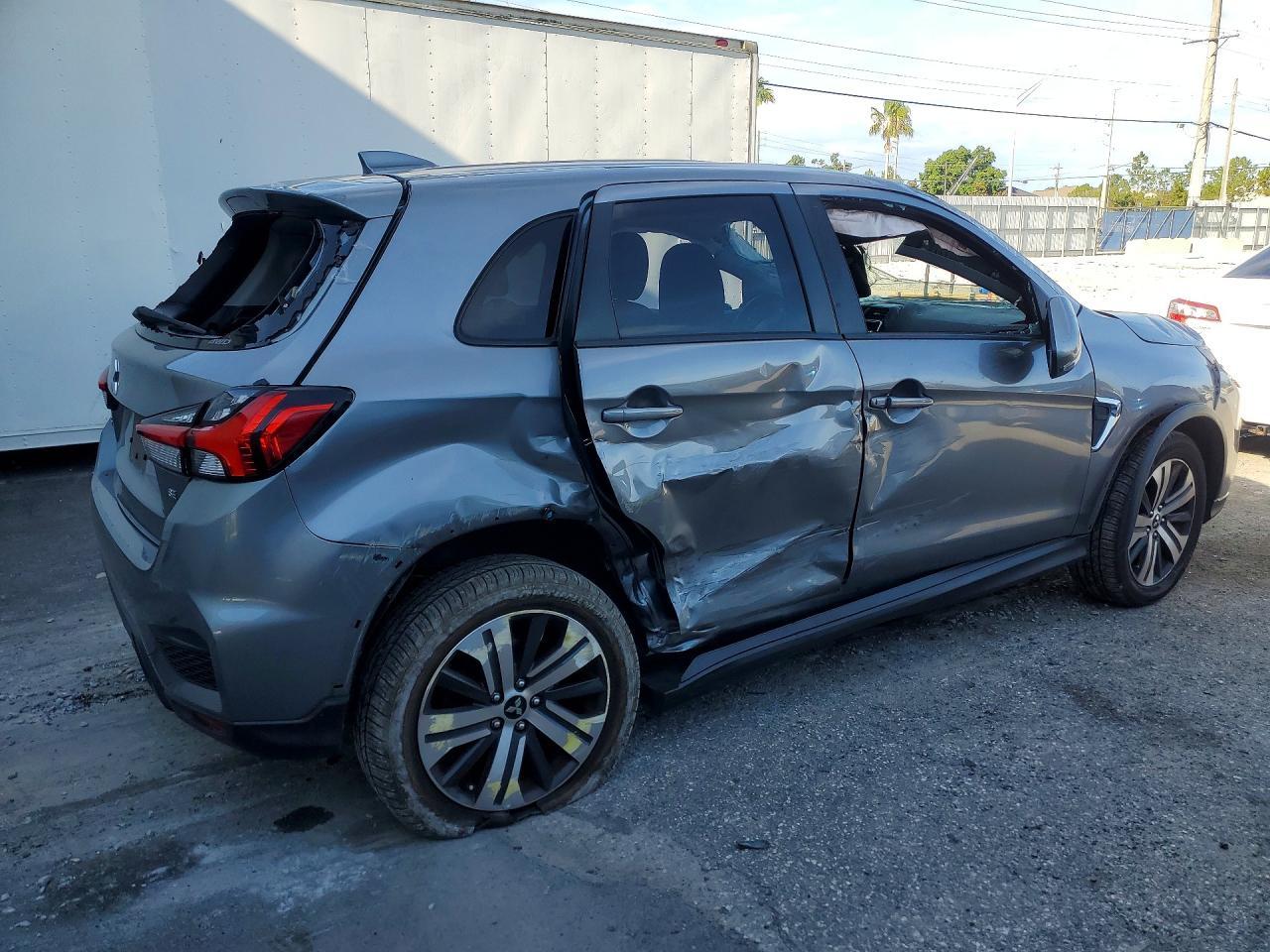 2021 Mitsubishi Outlander Sport Es - Image 3