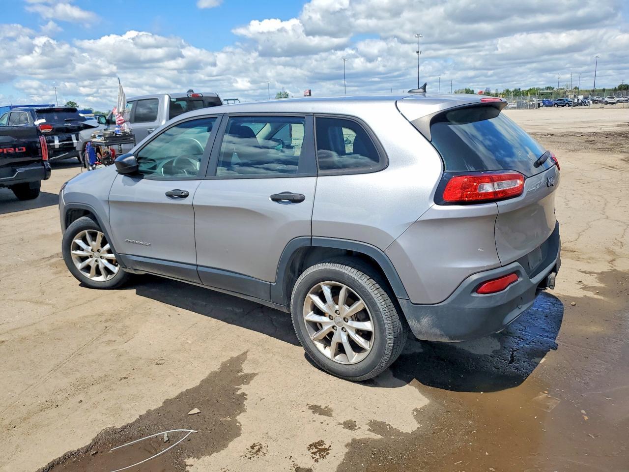 2014 Jeep Cherokee Sport - Фото 2
