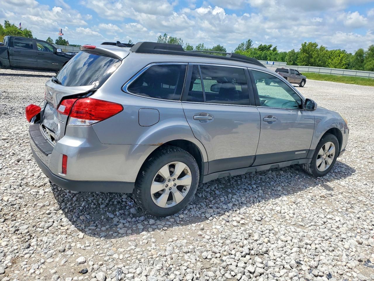 2011 Subaru Outback 2.5I Limited - Фото 3