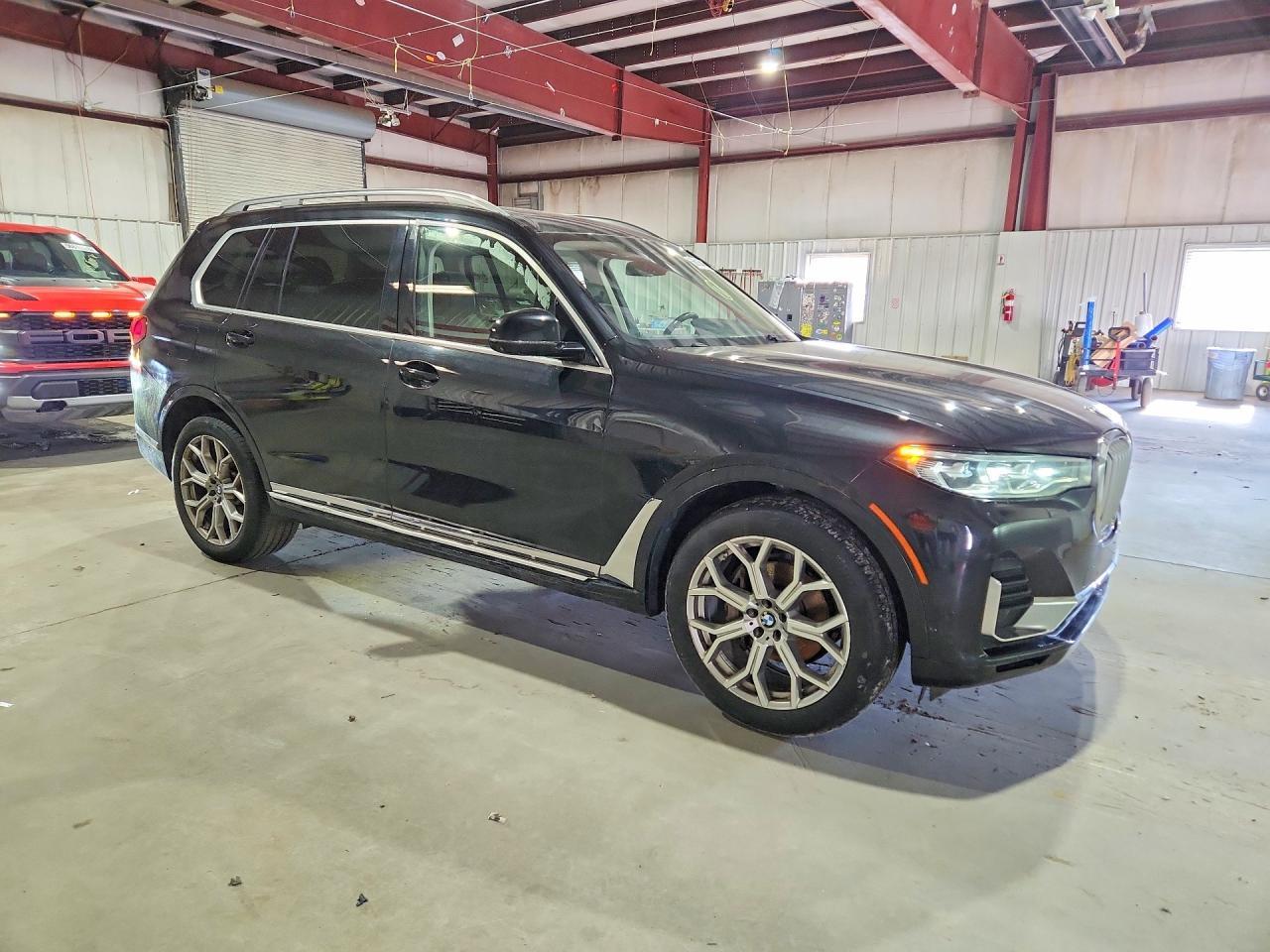 2021 BMW X7 xDrive40I - Фото 4