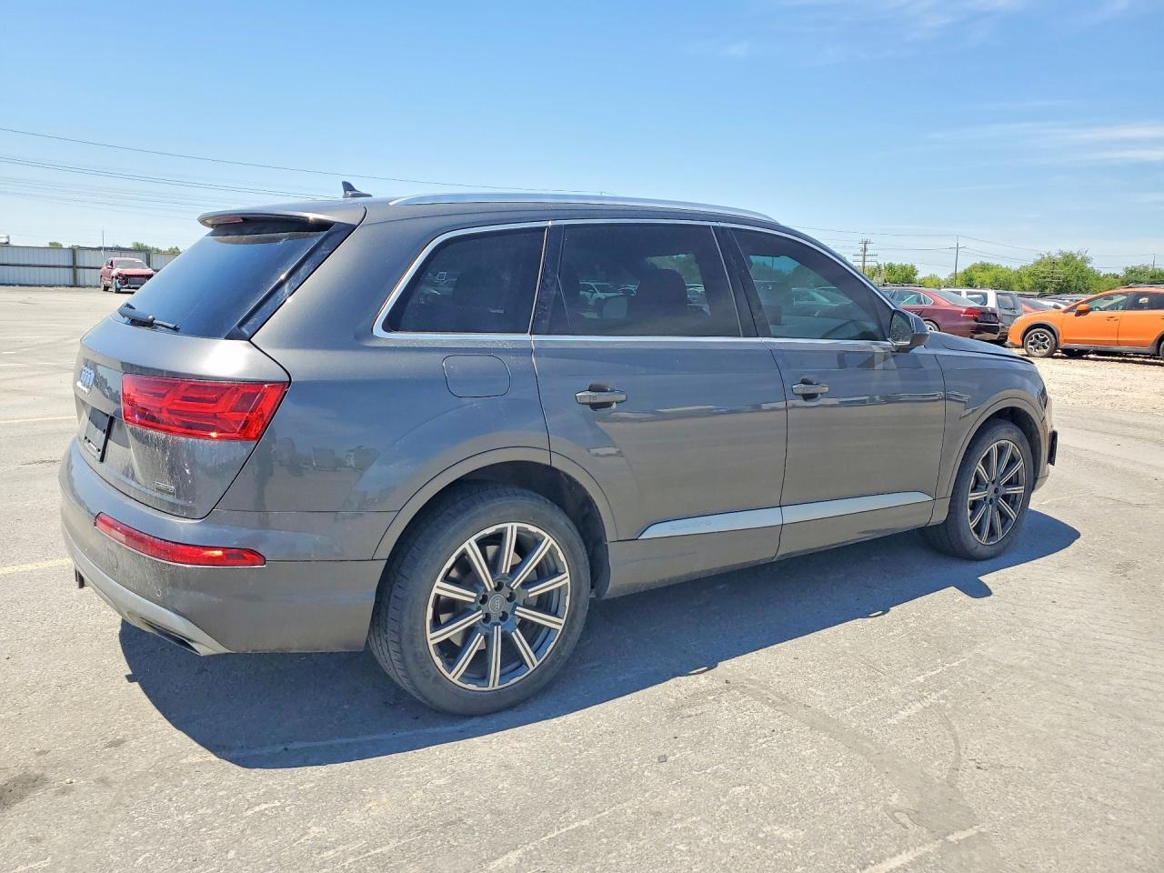 2018 Audi Q7 Premium Plus - Image 3