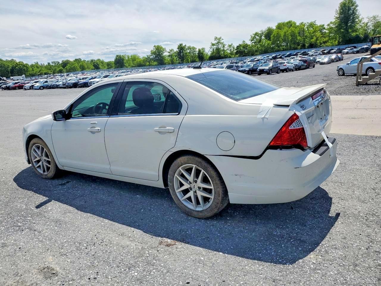 2012 Ford Fusion - Image 2
