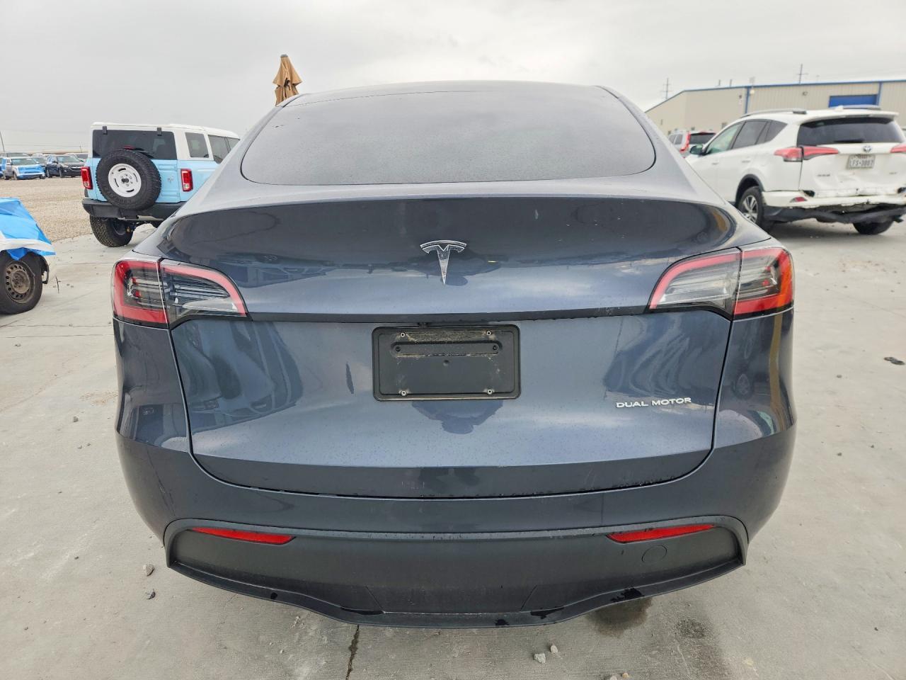 2023 Tesla Model Y - Image 6