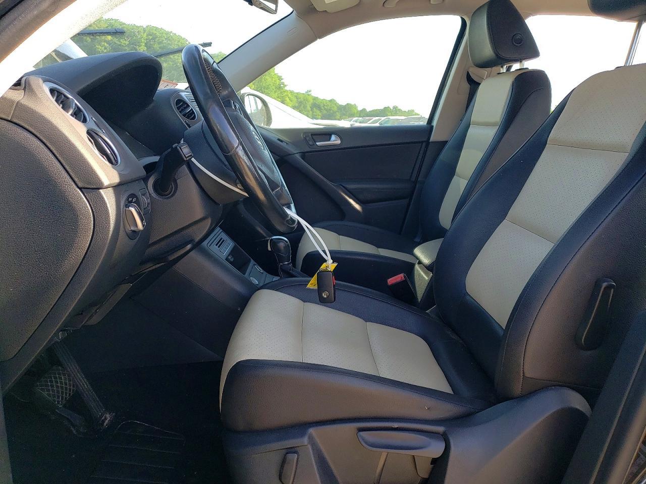 2016 Volkswagen Tiguan S - Фото 7