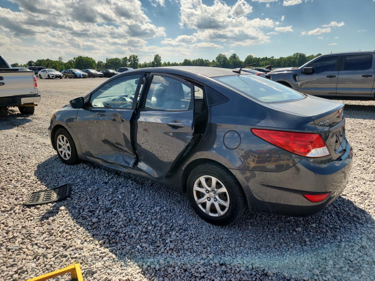 2012 Hyundai Accent Gls - Фото 2