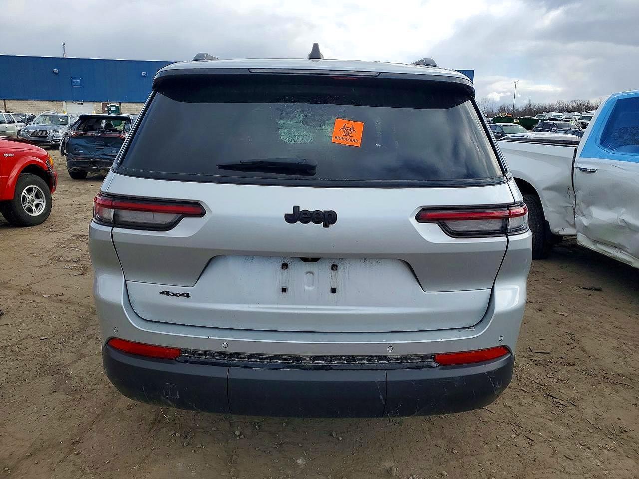 2023 Jeep Grand Cherokee L Laredo - Image 6