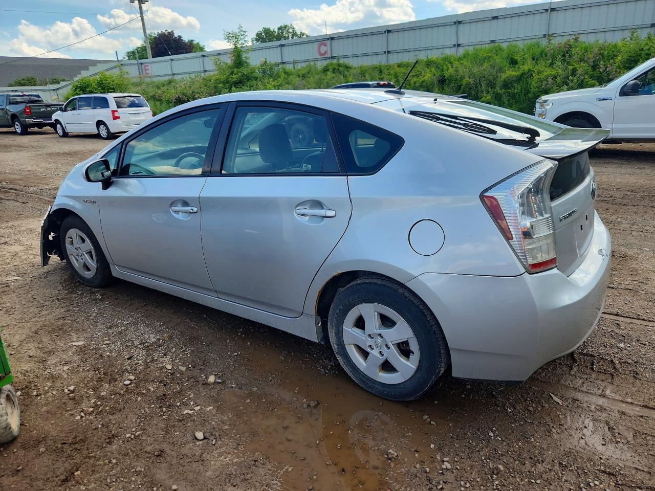 2011 Toyota Prius Two - Фото 2