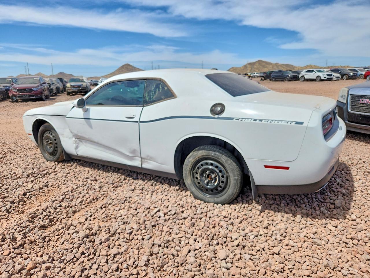 2016 Dodge Challenger Sxt - Image 2