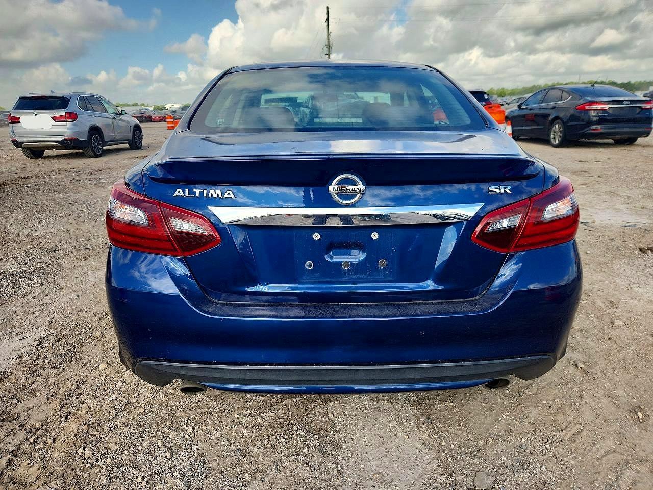 2017 Nissan Altima 2.5 Sr - Image 6