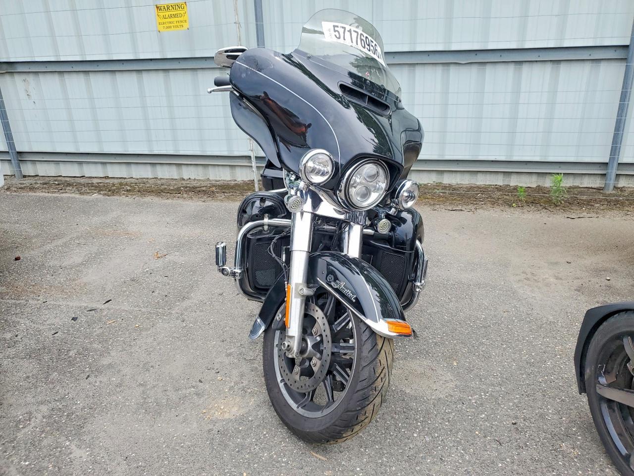 2014 Harley-Davidson Flhtk Electra Glide Ultra Limited - Image 2