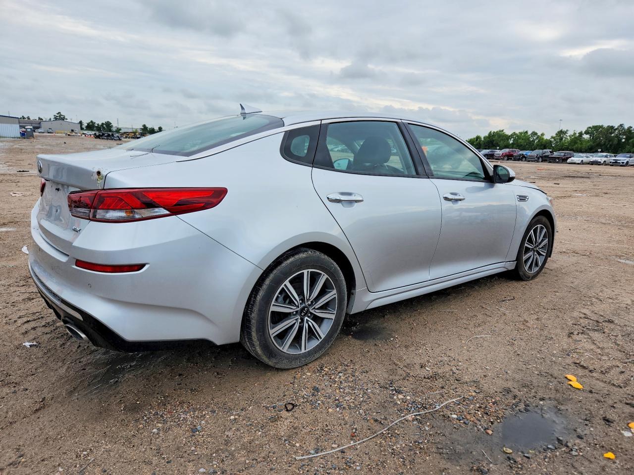 2020 Kia Optima Ex - Фото 3