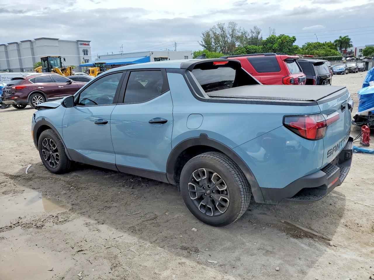 2022 Hyundai Santa Cruz Se - Image 2
