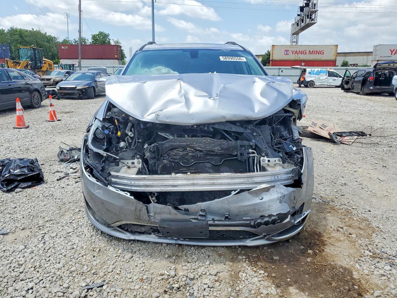 2018 Chrysler Pacifica Limited - Фото 5