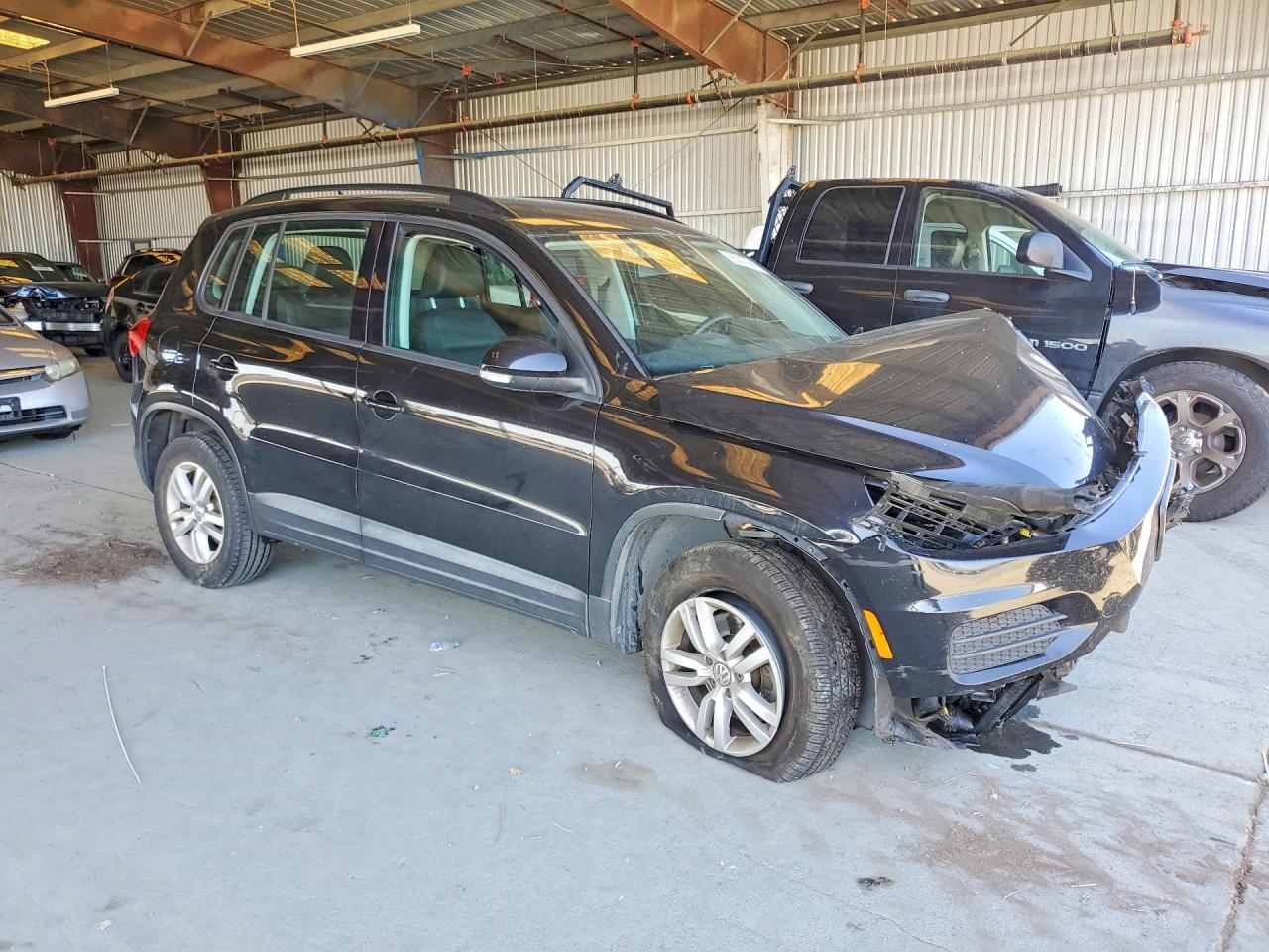 2016 Volkswagen Tiguan S - Image 4