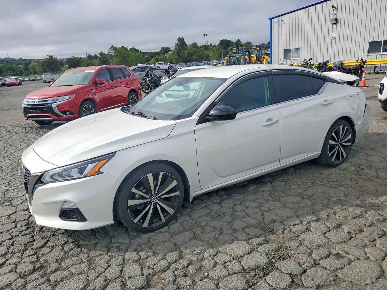 2022 Nissan Altima Sr