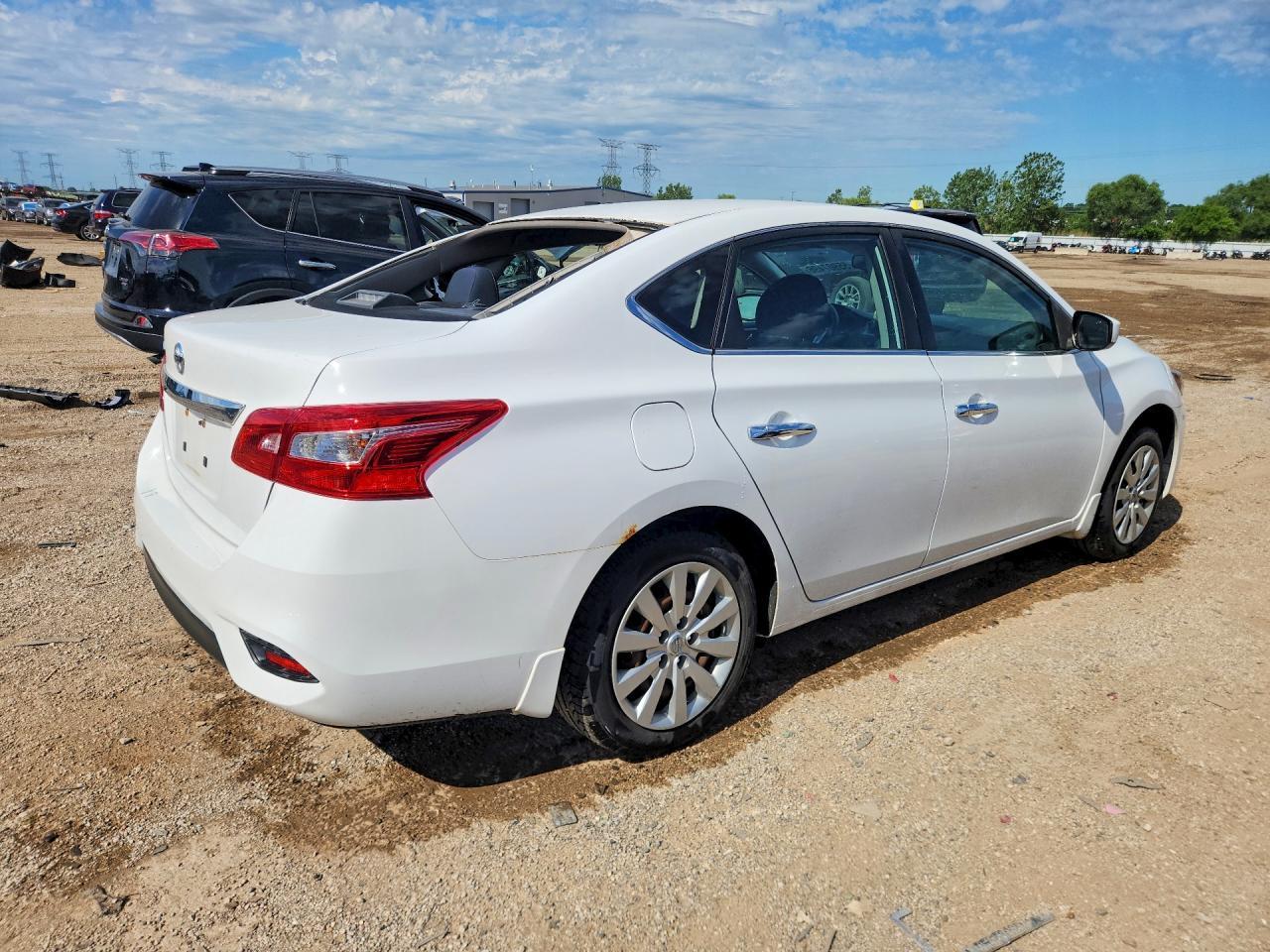 2017 Nissan Sentra S - Фото 3