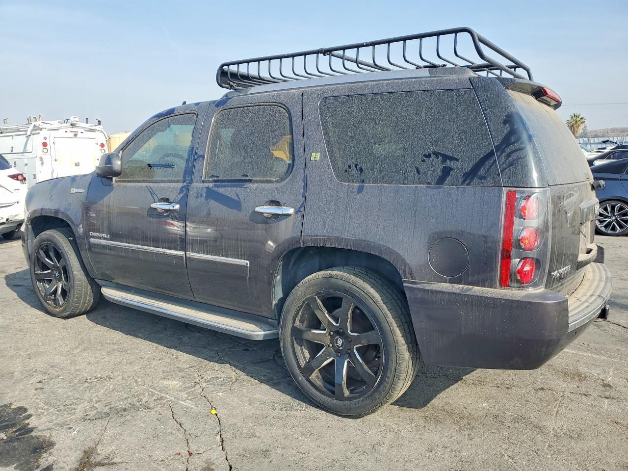 2011 GMC Yukon - Image 2