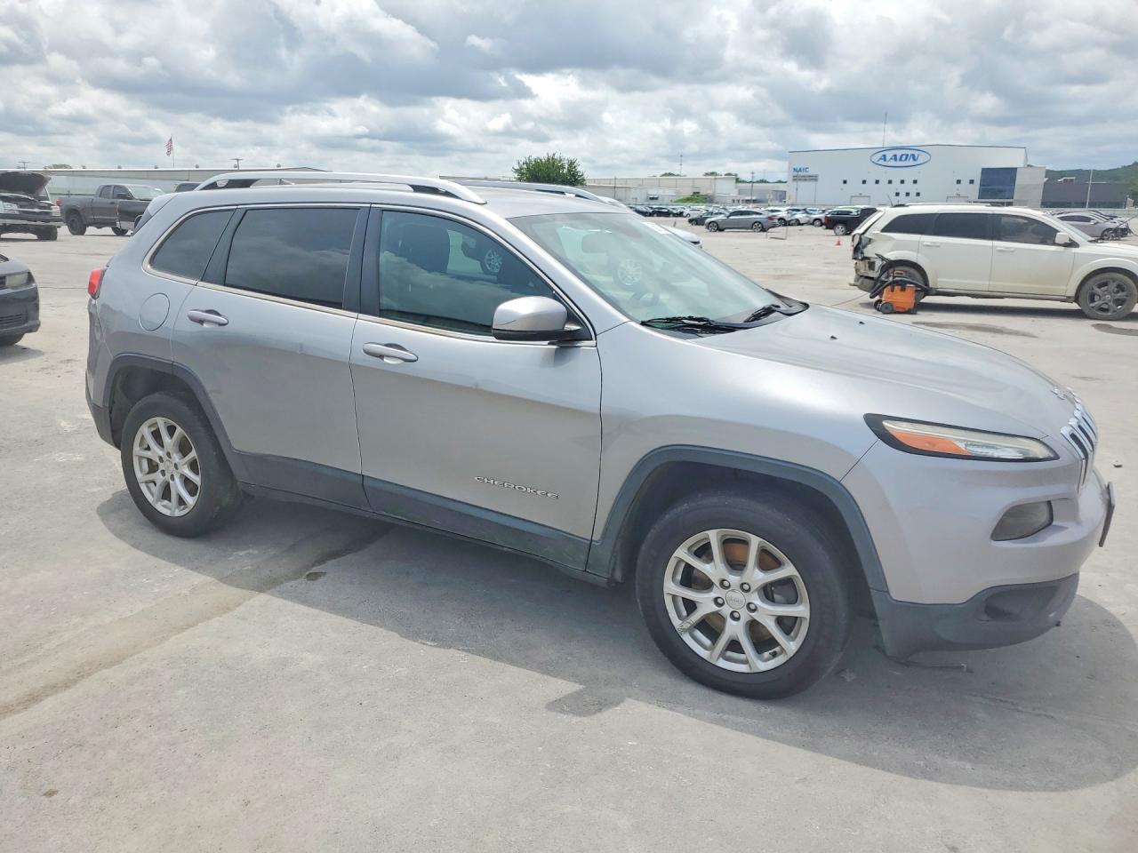 2016 Jeep Cherokee Latitude - Image 4