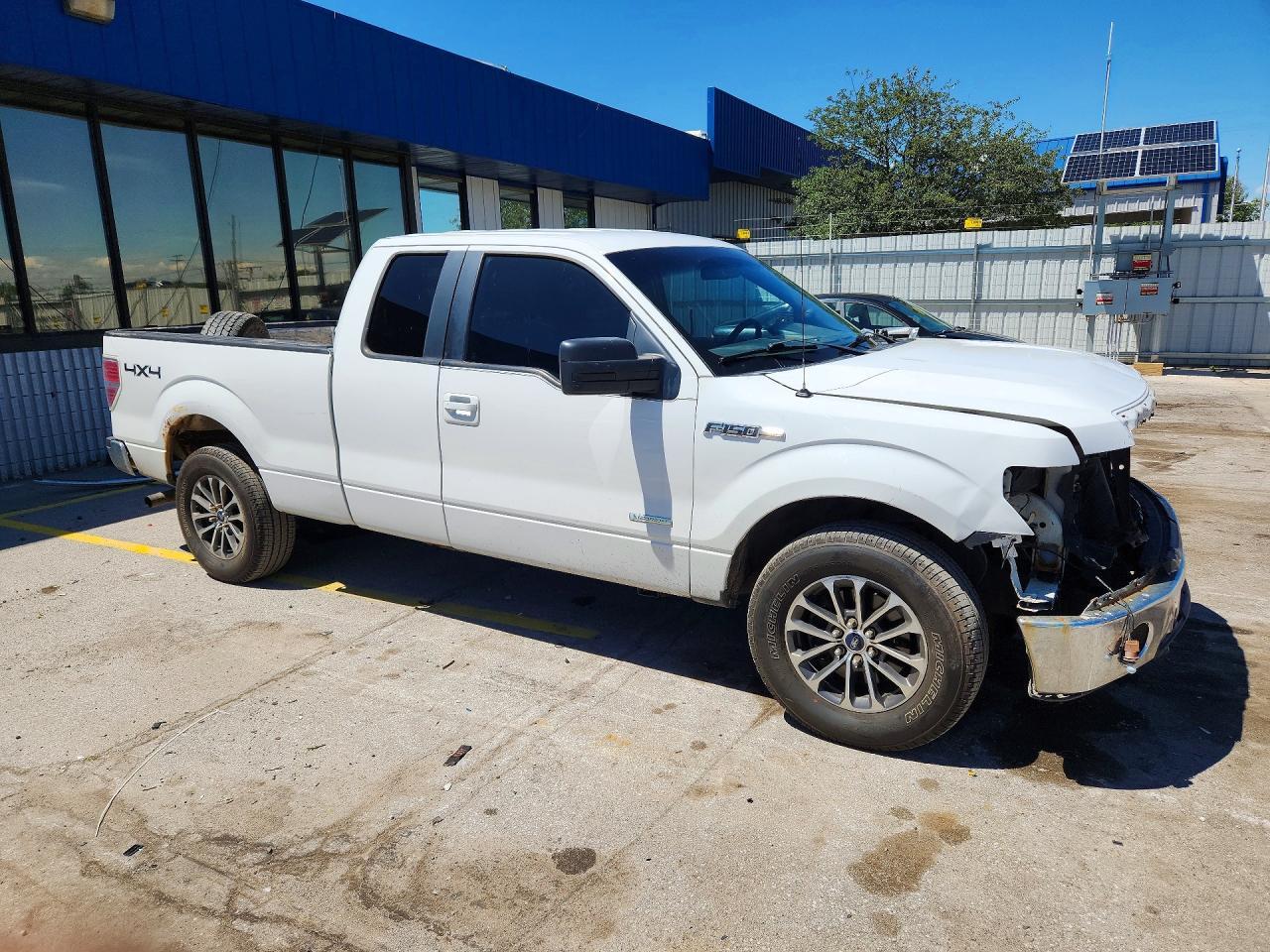 2013 Ford F150 Super Cab - Фото 4