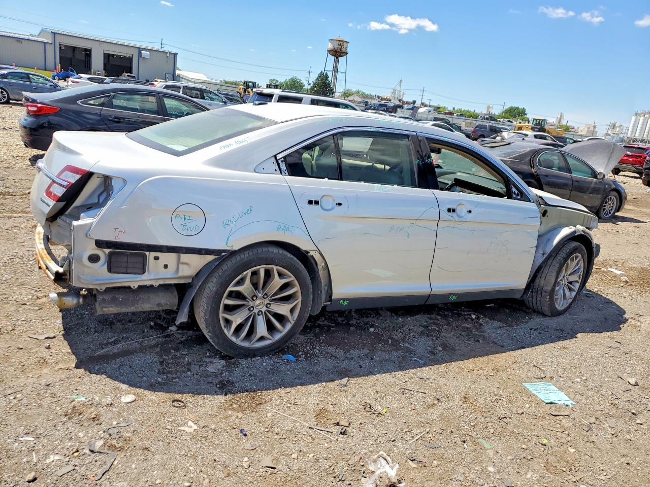 2016 Ford Taurus Limited - Фото 3