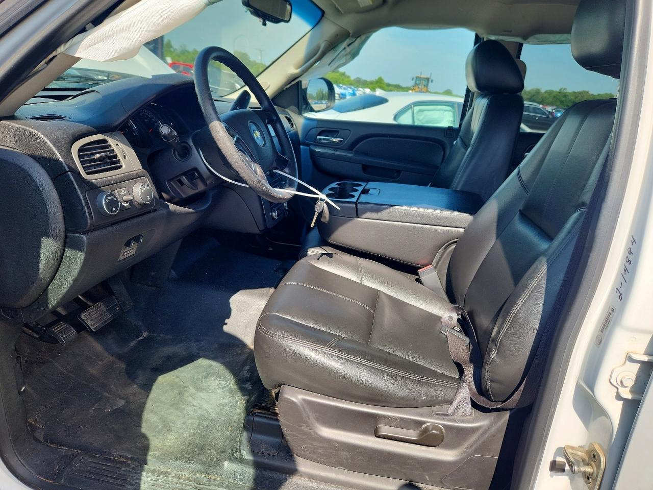 2012 Chevrolet Suburban K2500 - Фото 7