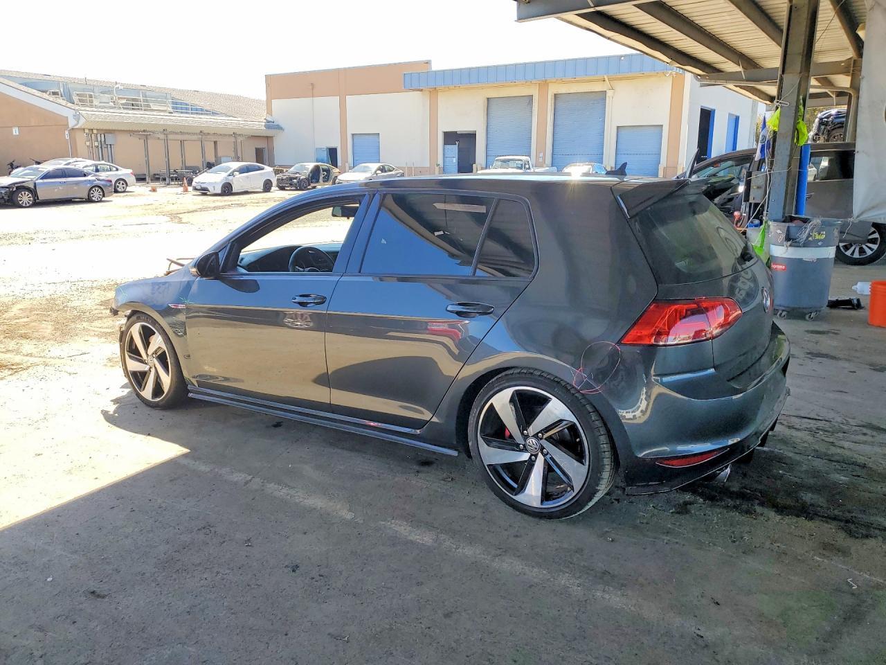 2017 Volkswagen Gti S - Image 2