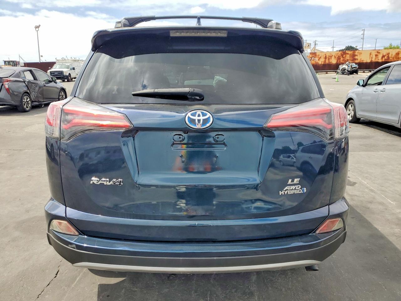 2018 Toyota Rav4 Hybrid Le - Фото 6
