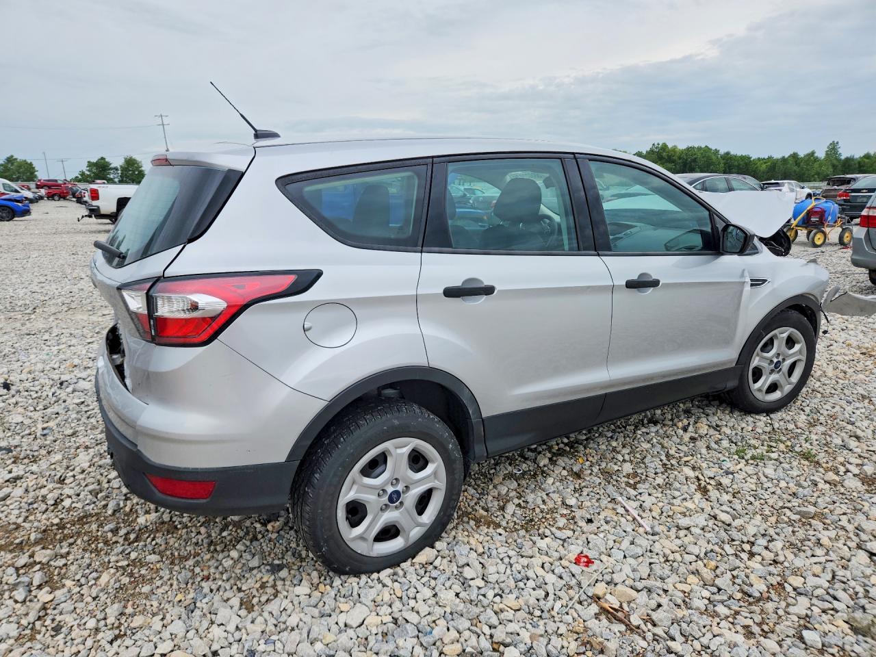 2017 Ford Escape S - Фото 3