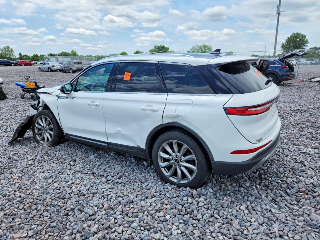 2022 Lincoln Corsair - Фото 2
