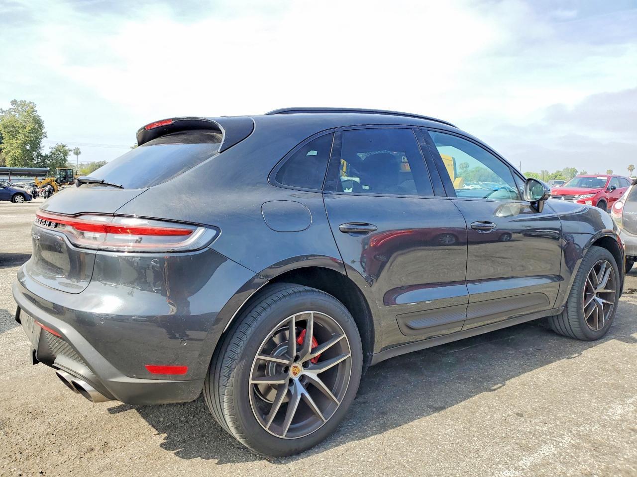 2023 Porsche Macan S - Фото 3