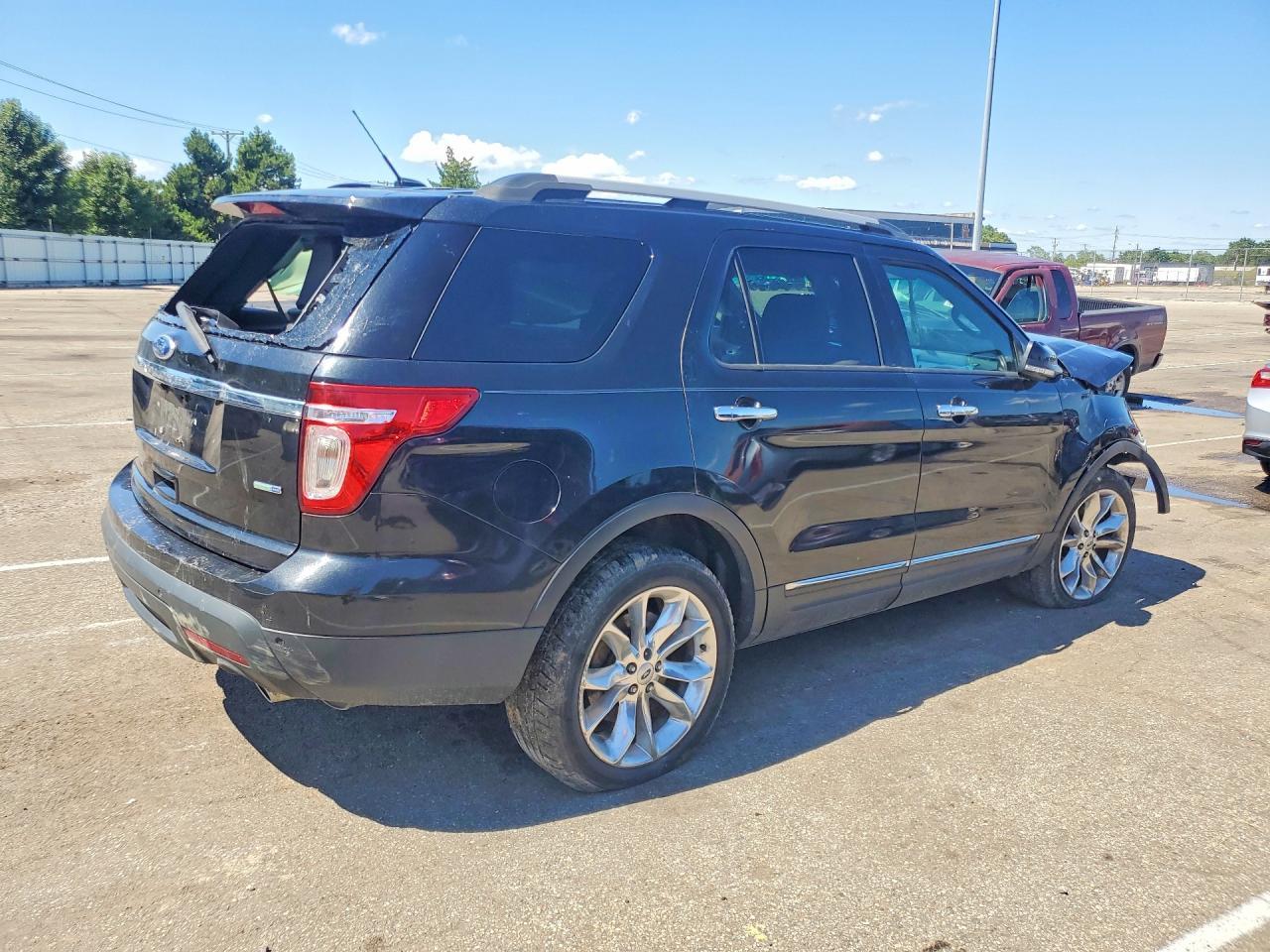 2015 Ford Explorer Xlt - Image 3