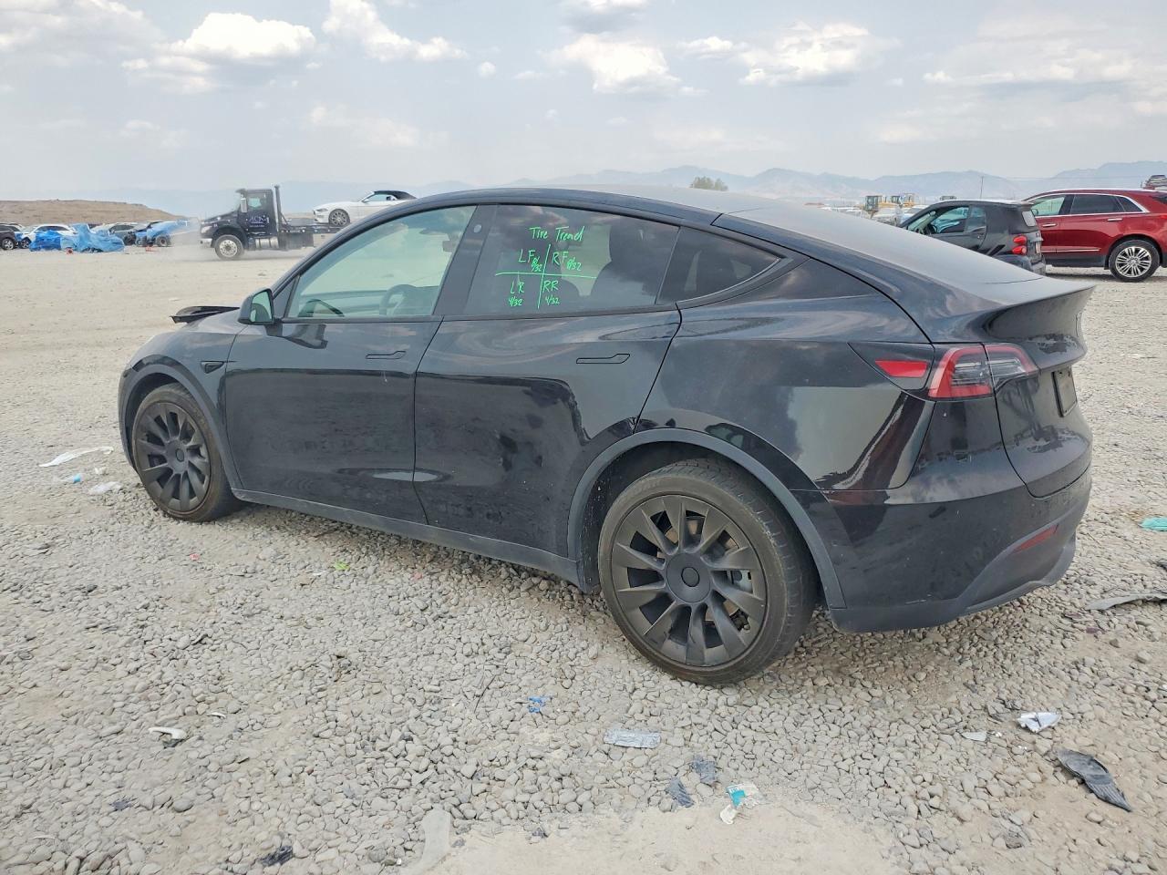 2022 Tesla Model Y - Фото 2