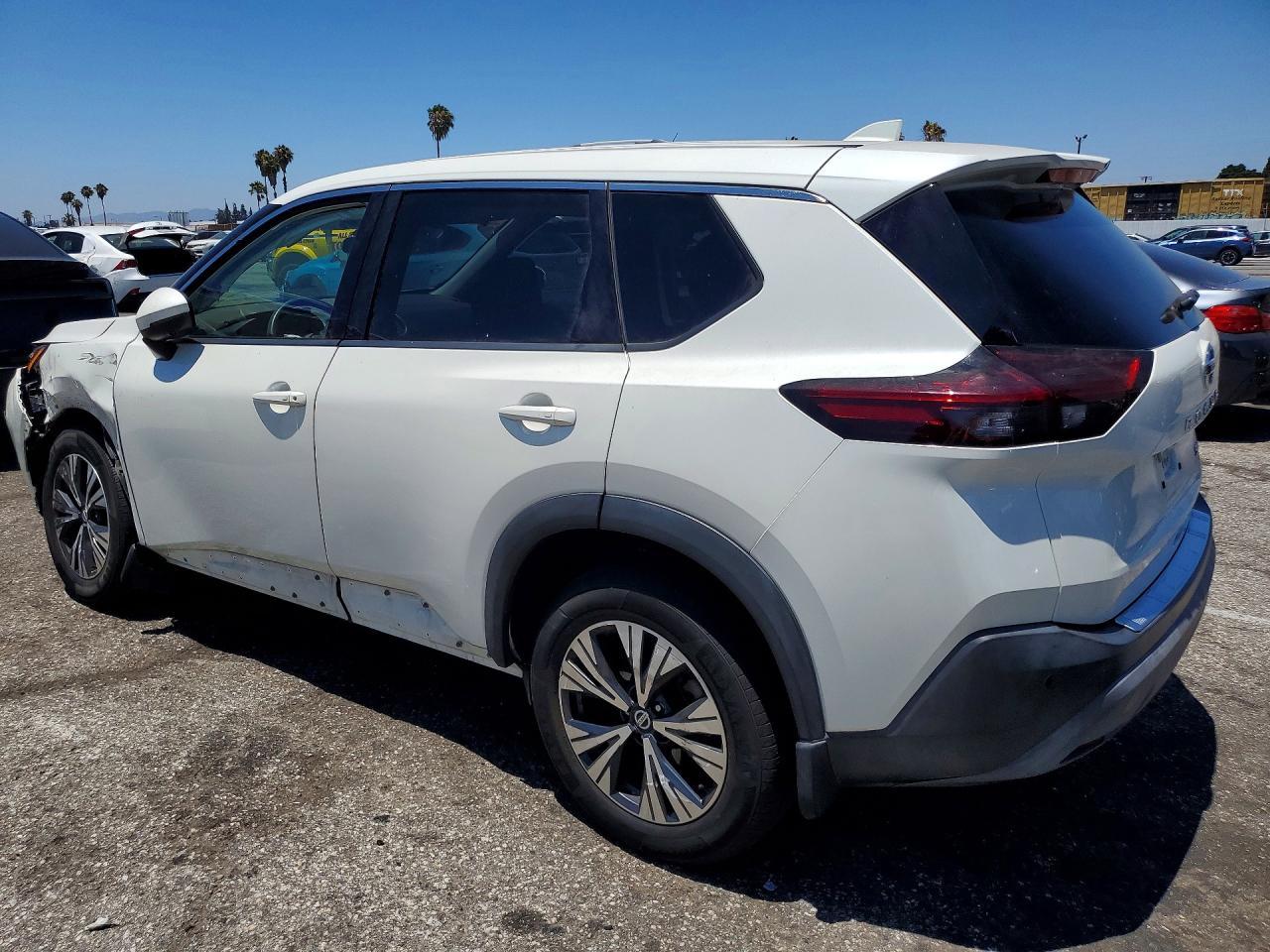 2021 Nissan Rogue Sv - Image 2